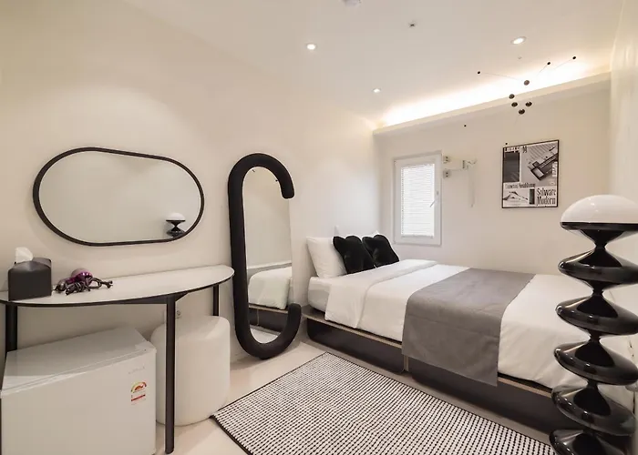 Hotel Slowon Hongdae *